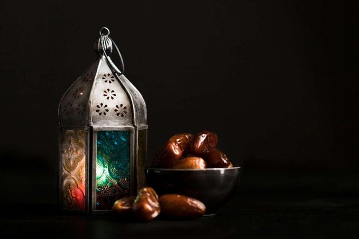 امشب بیست و سوم ماه مبارک رمضان و سومین شب از شب های قدر است. شب هایی که بنا بر روایات، تقدیر یک سال انسان ها آن رقم می خورد.