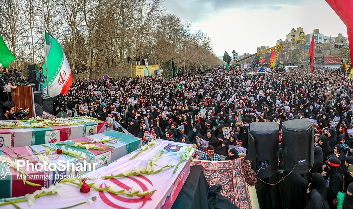 پیکر ۷ مستشار نظامی ایران که در حمله رژیم‌صهیونیستی به بخش کنسولی سفارت ایران در دمشق، شهید شدند، امروز در حرم مطهر حضرت زینب (س) تشییع شد.