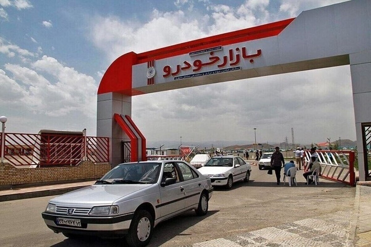 رئیس اتحادیه نمایشگاه‌داران خودرو مشهد گفت: قیمت خودرو‌ها در سال جدید با قیمت خودرو در آن‌طرف سال هیچ فرقی نکرده و افزایشی نداشته است.