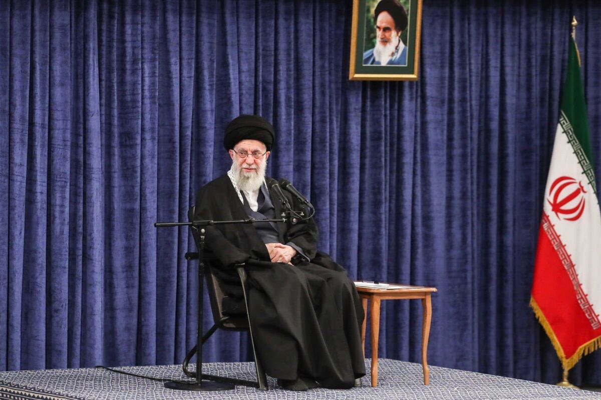 دیدار رمضانی کارگزاران نظام با رهبر معظم انقلاب در حسینیه امام خمینی (ره) آغاز شد.