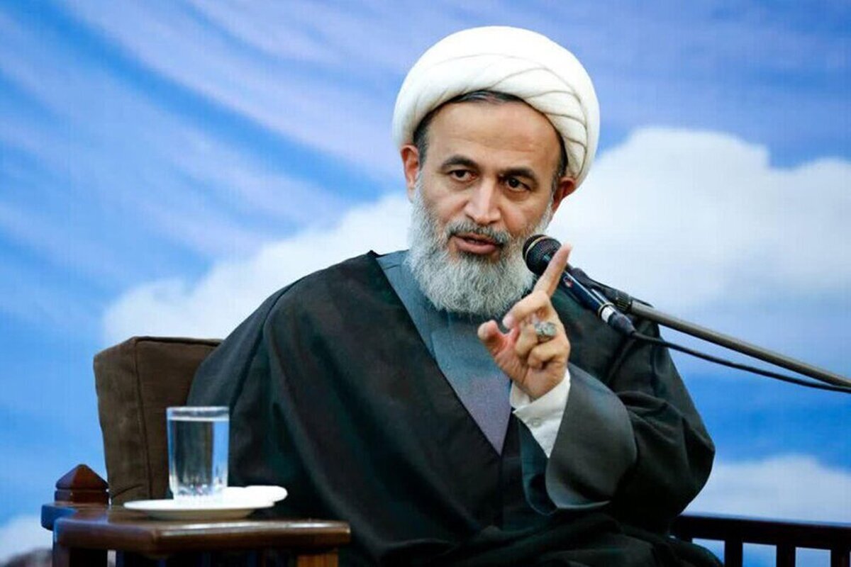 حجت‌الاسلام علیرضا پناهیان در رابطه با ویدئوی دست‌به‌دست‌شده از صحبت‌های خود تحت عنوان گوشت‌تلخ‌بودن امیرالمومنین(ع) و پیامبر(ص) در برنامه سحرگاهی توضیحاتی داد.