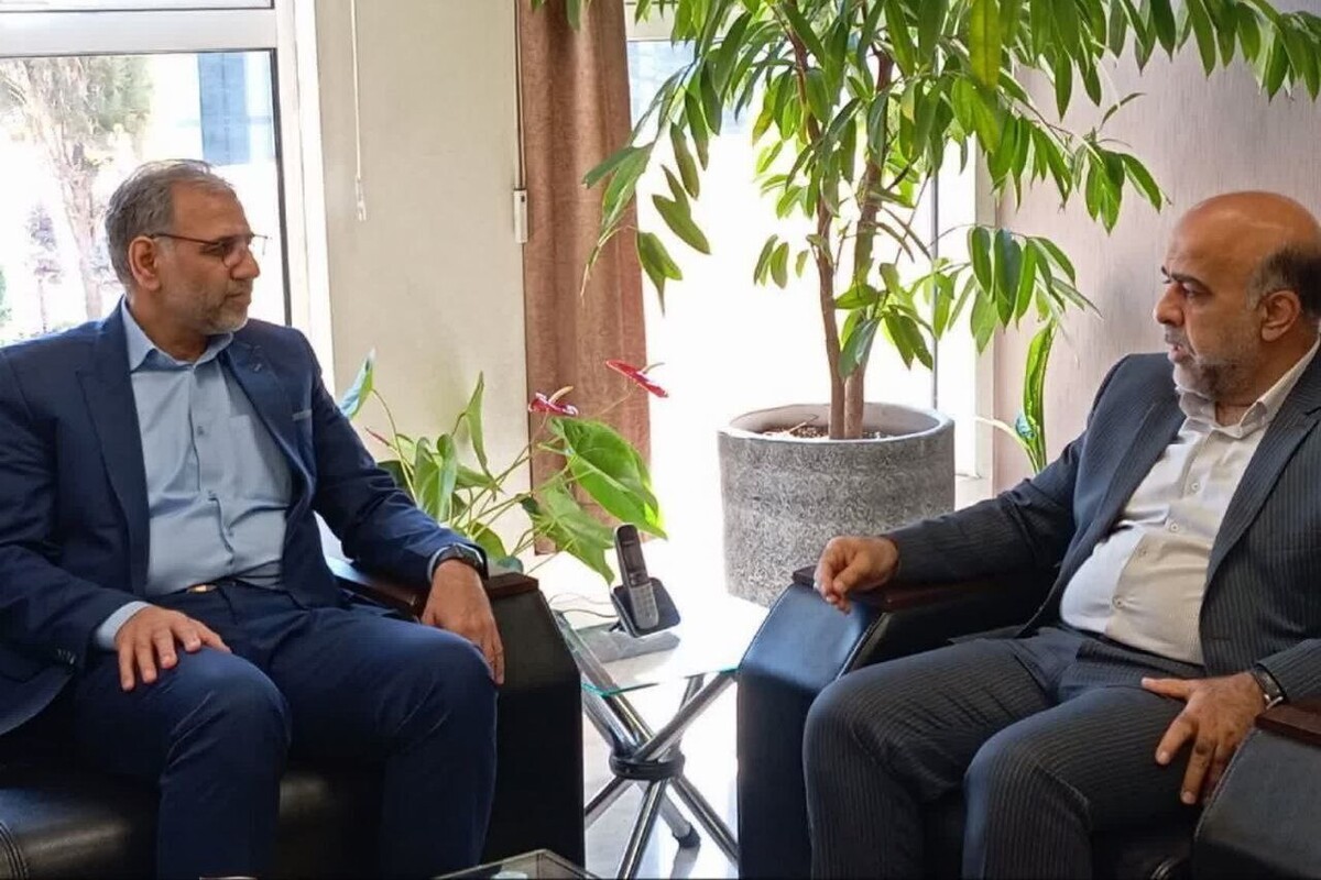 معاون مالی و پشتیبانی شهرداری مشهد گفت: هماهنگی مثلث دولت، مدیریت شهری و آستان قدس رضوی در شهر امام رضا (ع) اتفاقات مبارکی را رقم خواهد زد.