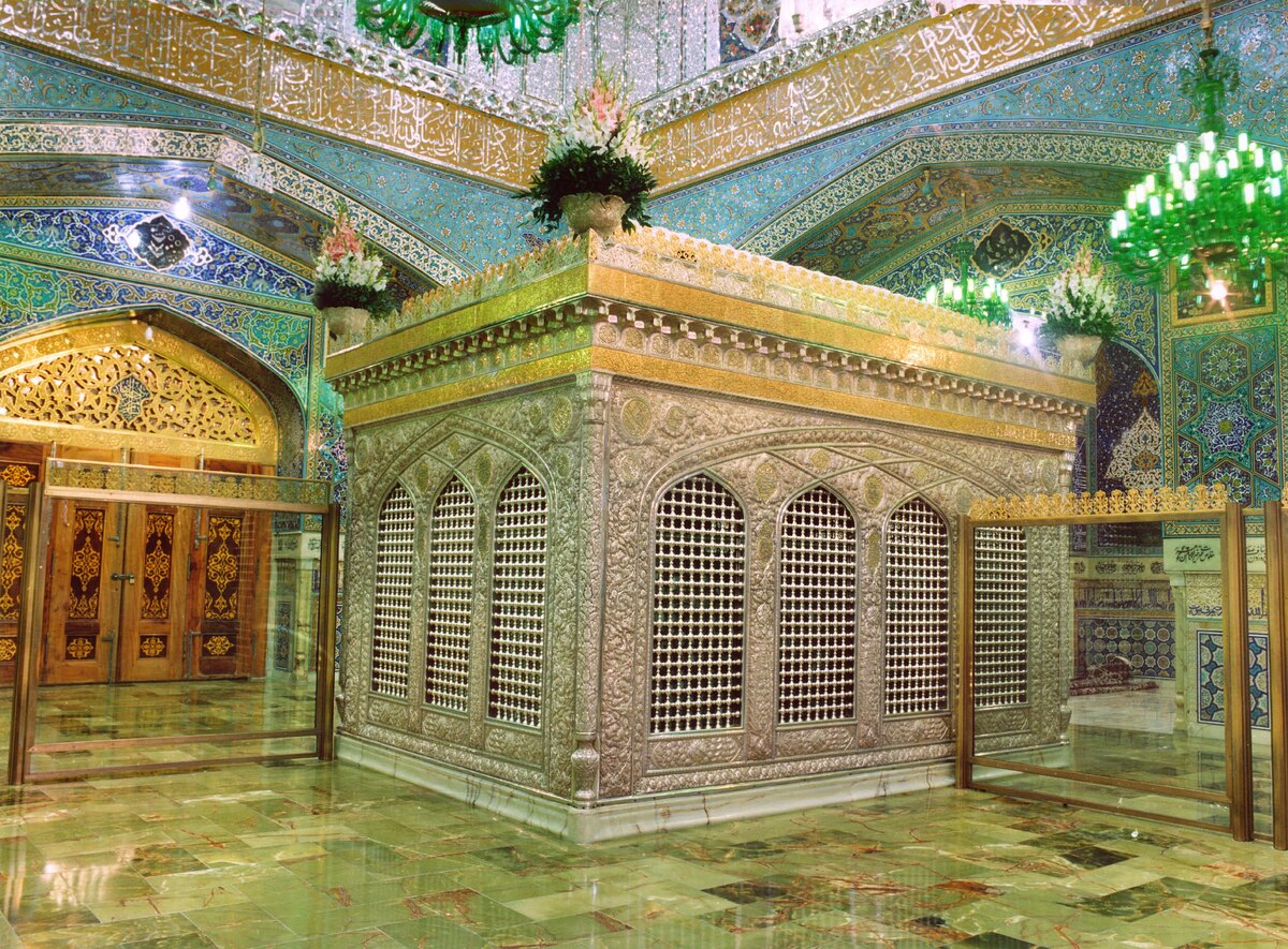 تجربه‌گر نزدیک به مرگ در برنامه زندگی پس از زندگی از شفاعت امام رضا (ع) به واسطه دعای مادر می‌گوید.