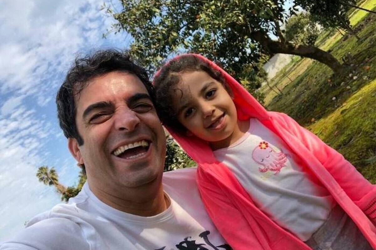 منوچهر هادی مدعی است که از آذر سال گذشته حضانت دخترشان با اوست.