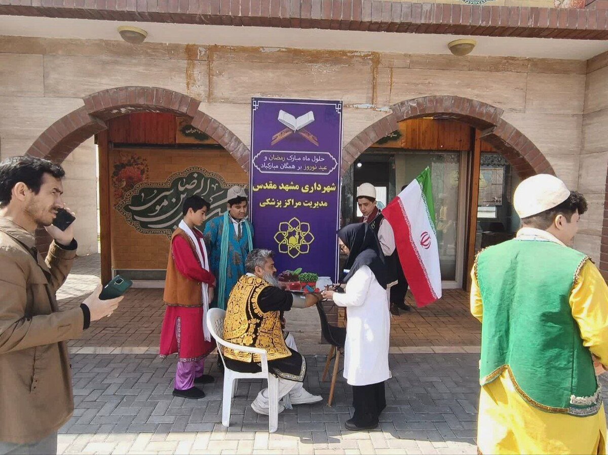 برپایی ایستگاه‌های استقبال از زائر در مبادی ورودی مشهد (۲فروردین ۱۴۰۳)
