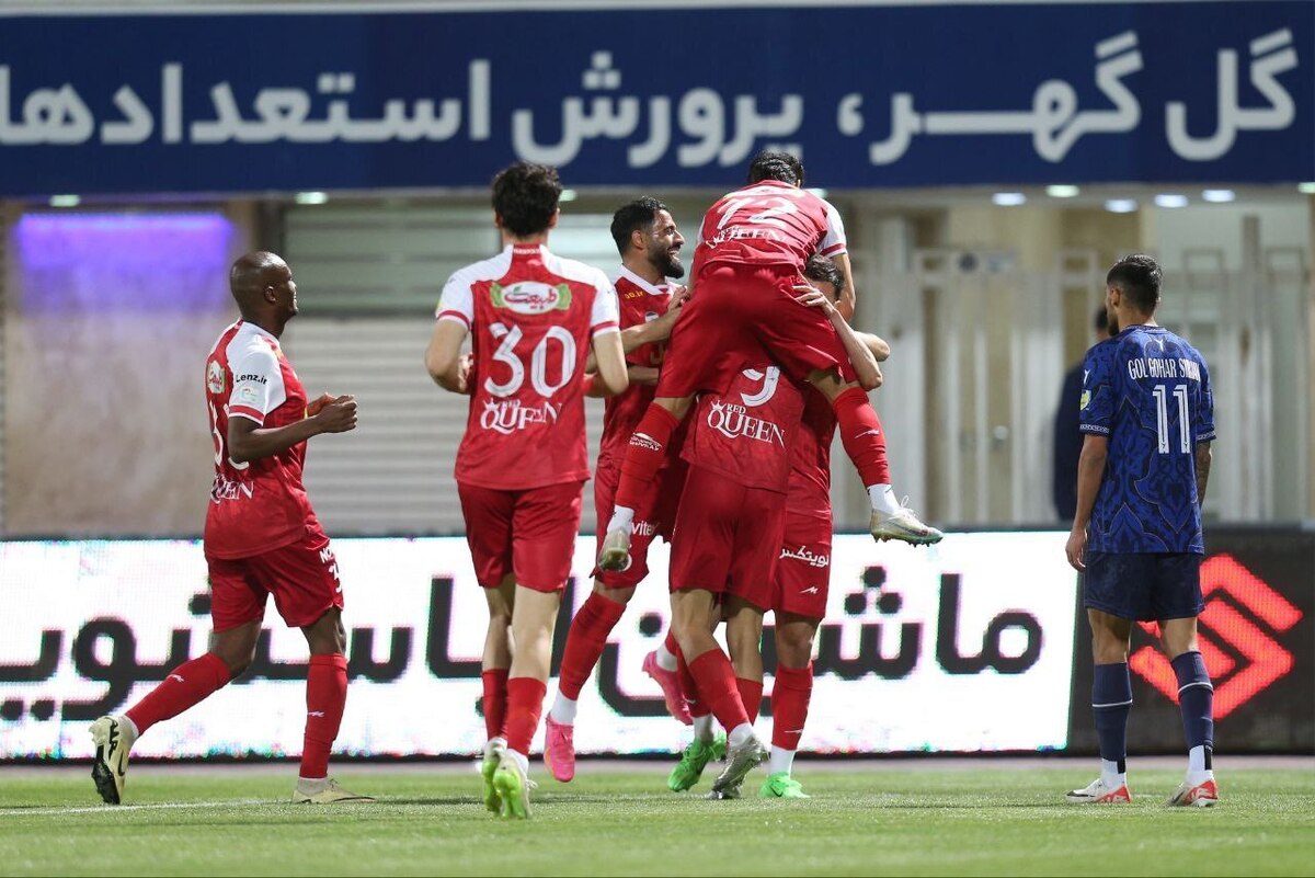 پرسپولیس با برتری مقابل گل گهر از تساوی خانگی استقلال برای نزدیک شدن به صدر جدول نهایت استفاده را کرد.