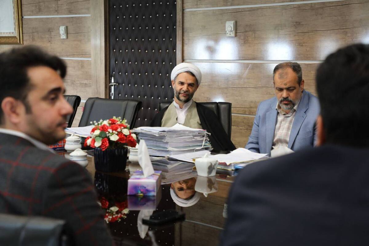 نشست صمیمانه اعضا هیات مدیره خانه مطبوعات خراسان رضوی با رییس کل دادگستری خراسان رضوی برگزار شد.