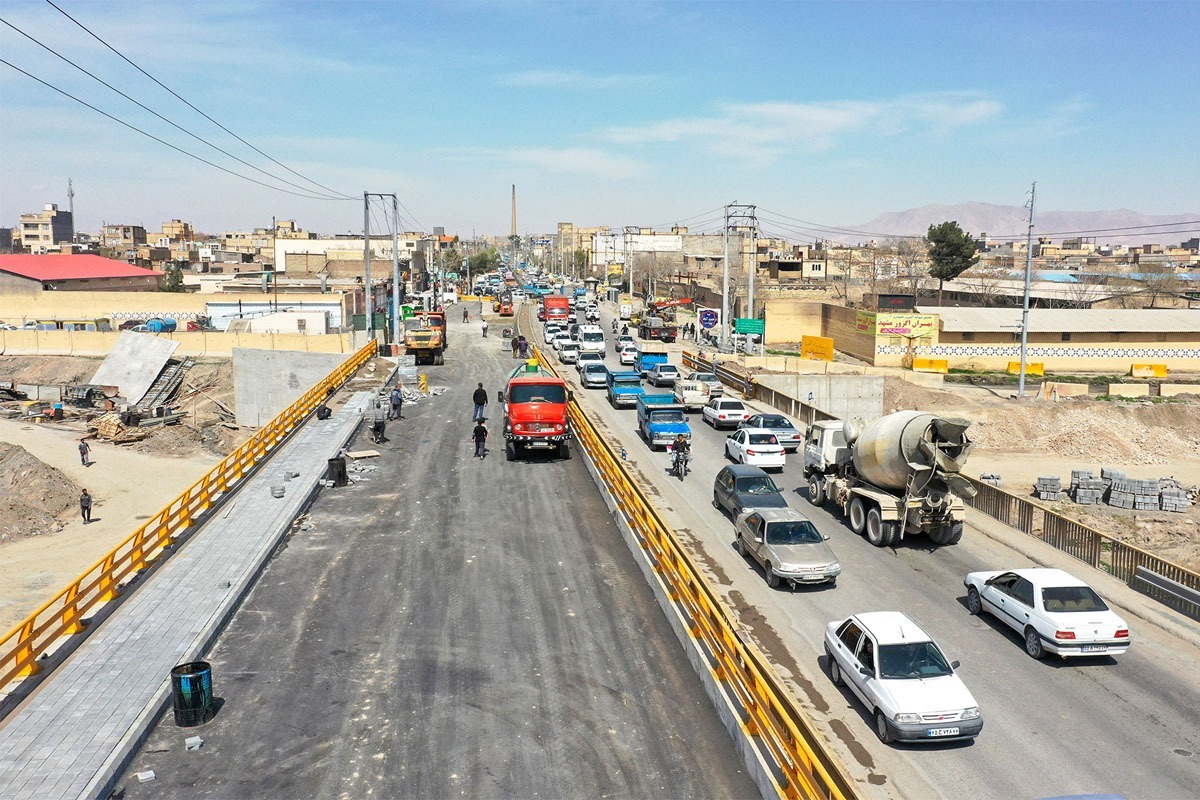 با پایان عملیات تعریض پل دهرود، گره بیست ساله بولوار رسالت باز شد.