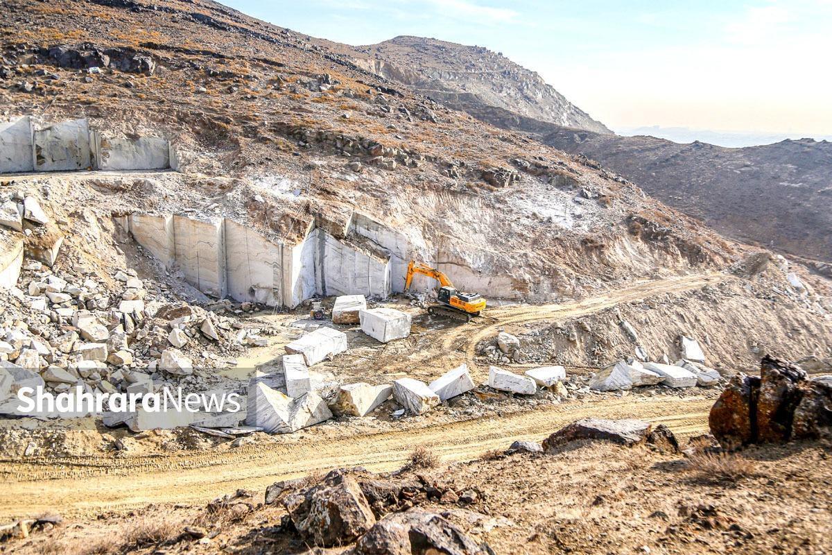 خبر تخریب سنگ‌نگاره‌های چندهزار ساله دیزدر، در نوروز ۱۴۰۳، دل علاقه‌مندان به تاریخ و هویت مشهد را سوزاند. مخدوش کردن طرح‌های سنگی با شیء سخت و آگهی فروش سنگ‌نگاره‌ها در فضای مجازی، دو آسیبی بود که در روز‌های گذشته دامان تاریخ و هویت این شهر را گرفت.