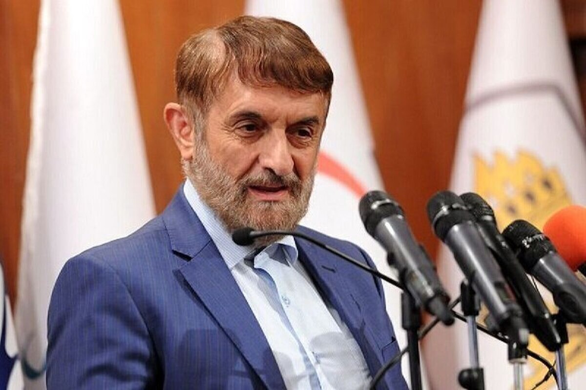علی آقا محمدی، عضو هیئت مدیره استقلال در نشست‌های هیئت مدیره دیده نمی‌شود و صحبت از کناره گیری غیر رسمی او از این سمت است.