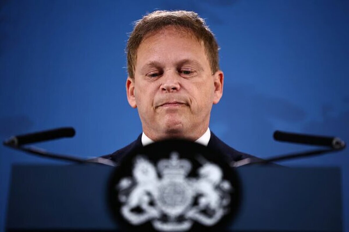 وزیر دفاع انگلیس توقیف کشتی باری توسط سپاه پاسداران در تنگه هرمز را غیرقابل‌قبول و نقض قوانین بین‌المللی خواند.