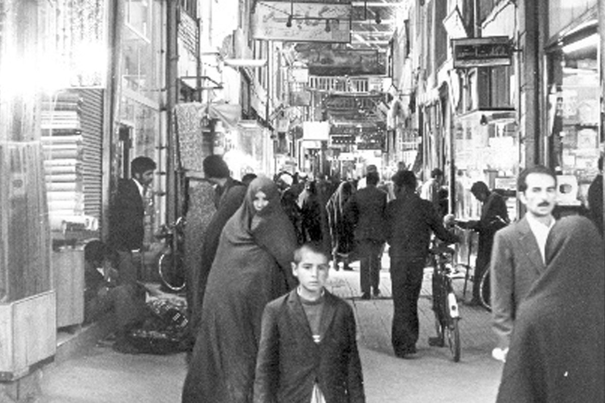 تیمچه از نظر لغوی به معنای «کاروان سرای کوچک» یا «سرایی دارای چند دکان» است که تاجران در آن دادوستد می‌کنند.