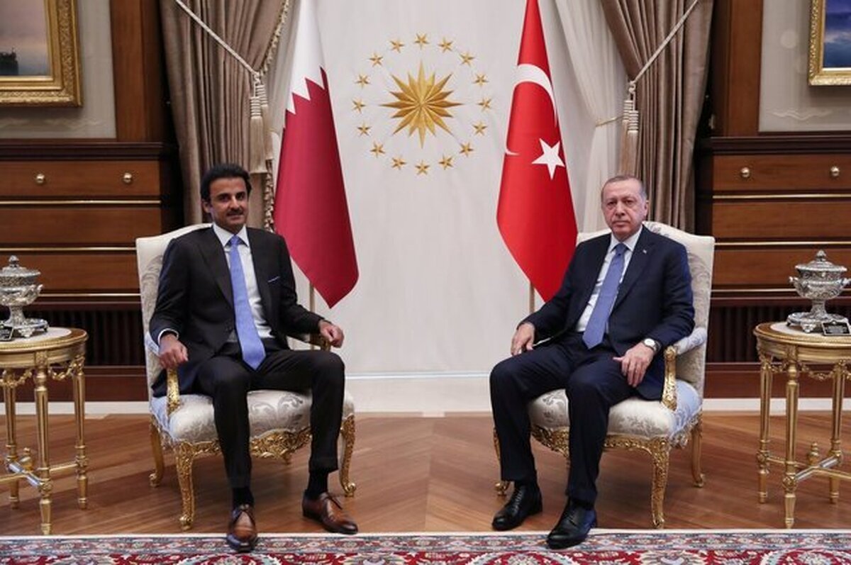 اردوغان در گفتگو با امیر قطر بر لزوم افزایش تلاش‌های جهان اسلام به منظور متوقف ساختن حملات وحشیانه رژیم صهیونیستی و مجازات آن به خاطر جنایت‌های علیه بشریت تاکید کرد.