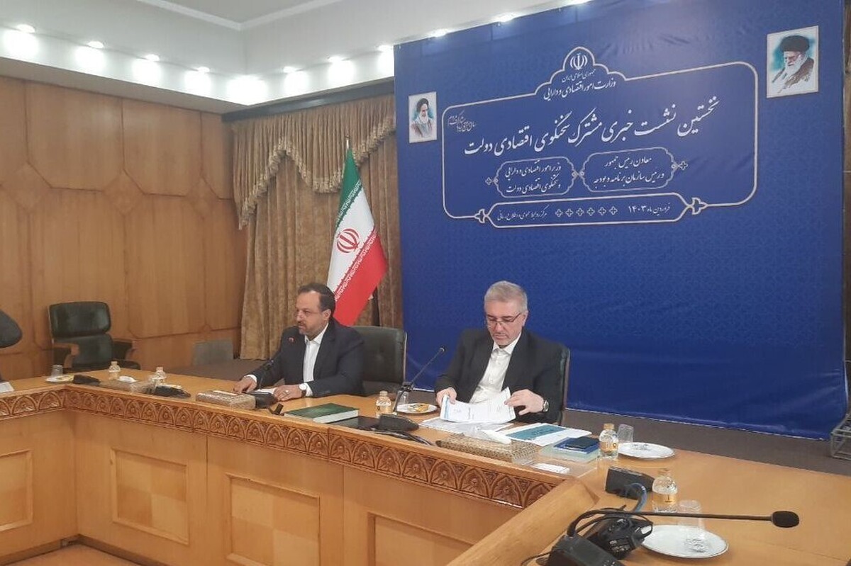 رئیس سازمان برنامه و بودجه گفت: اعتبارات حوزه ورزش ۴۵ درصد افزایش یافته در حالی که افزایش کل بودجه ۲۳ درصد بوده و سهم این حوزه از ۸۰ همت به ۱۶۰ همت افزایش یافته است.