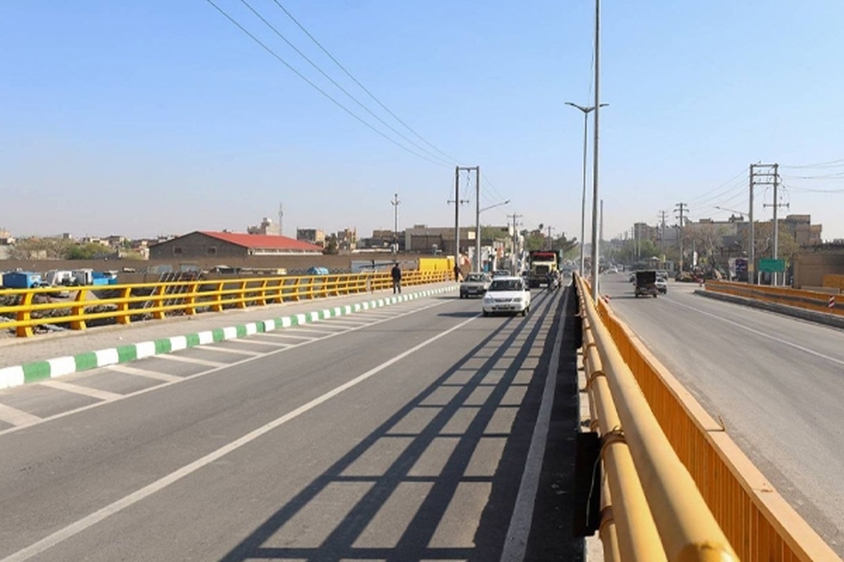 شهروندان مشهدی از گره گشایی ترافیکی ۲۰ ساله بعد از تعریض پل دهرود می‌گویند.