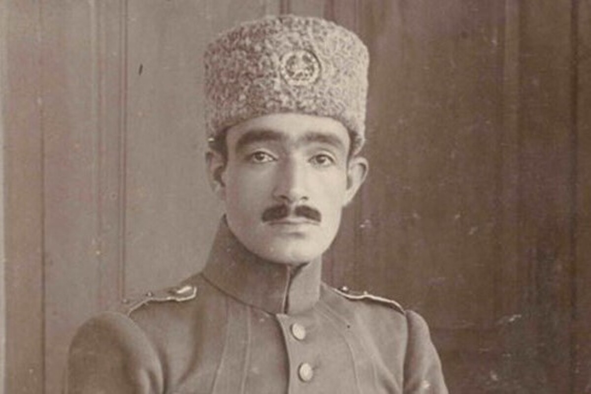 این روایتی از زندگی سیاسی و نظامی کلنل محمدتقی خان پسیان، فرمانده ژاندارمری در خراسان است که در دوران هرج و مرج کشور، پیش و پس از کودتا سوم اسفند ۱۲۹۹ در این استان فعالیت کرد.