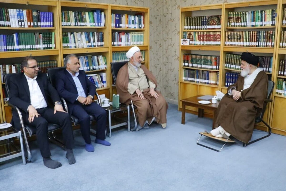نماینده ولی فقیه در استان خراسان رضوی گفت: باید با ساختار شورای نگهبان هماهنگی کنید تا در جلسات منظم، نمایندگان این مردم نسبت به عملکرد خود پاسخگو شوند و به شما گزارش بدهند که برای مردم چکار کرده اند و کدام اولویت استان را موردپیگیری قرار داده اند.