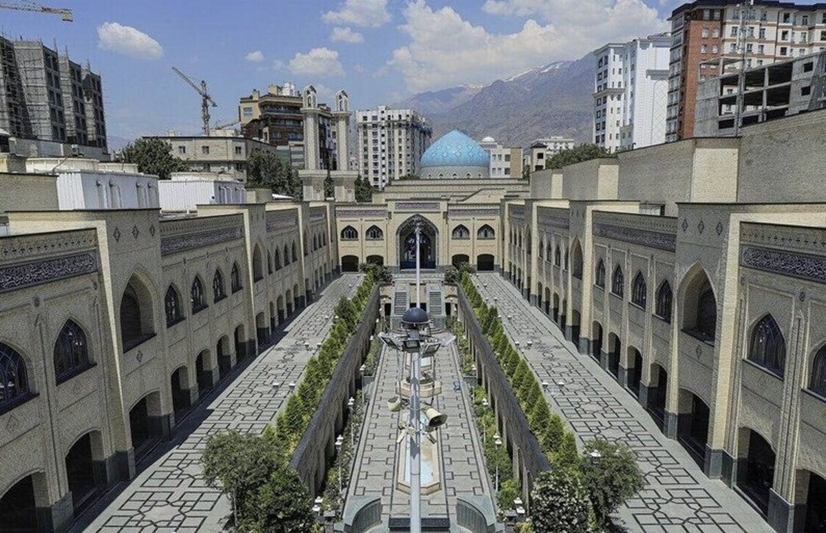 حوزه علمیه امام خمینی (ره) تهران با صدور بیانیه‌ای درباره جنجال‌های اخیر مربوط به مالکیت زمین این حوزه توسط اشخاص حقیقی، اعلام کرد: دستور بازگشت زمین به حوزه صادر و مراحل اداری آن در حال انجام است و پس از نهایی شدن، اطلاع‌رسانی خواهد شد.