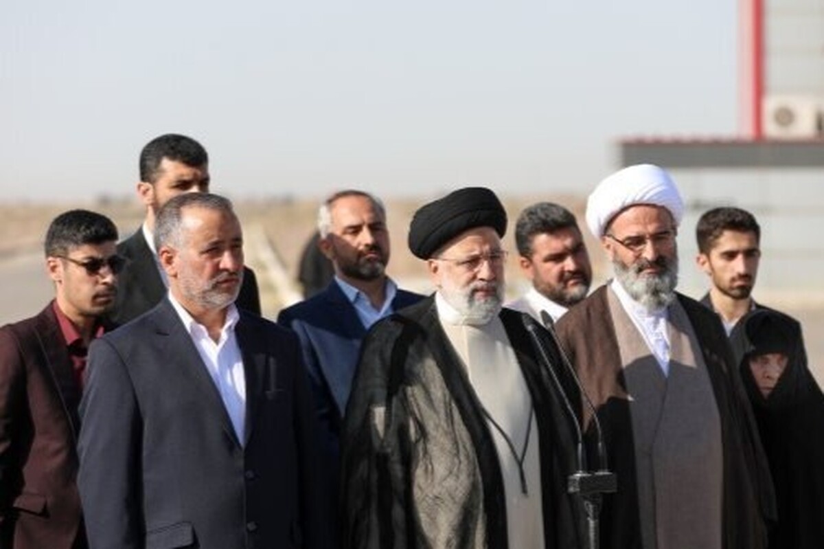 رئیس‌جمهور، سمنان را استانی معدنی، صنعتی و گردشگری و برخوردار از ظرفیت‌های متنوع دانست و گفت: تمام همت مسئولان در دولت سیزدهم این است که طرح‌های استان سمنان آن‌طورکه وعده‌داده‌شده، اجرایی شود.