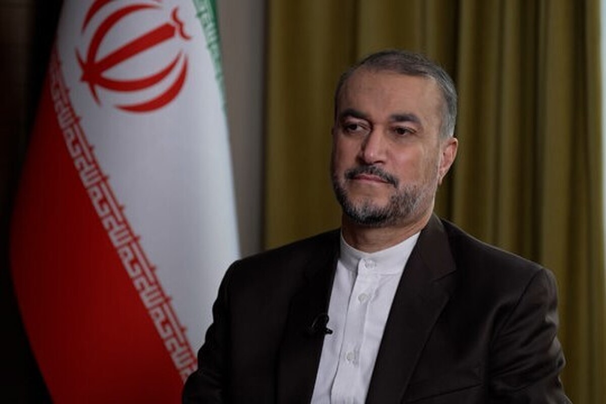حسین امیرعبداللهیان با بیان اینکه از زمانی که در جمهوری اسلامی ایران تصمیم برای هشدار و تنبیه لازم رژیم اسرائیل گرفته شد، آمریکا را مطلع کردیم، گفت: پس از عملیات وعده صادق، ساعت تقریبا دو و نیم بامداد یکشنبه هفته جاری پیام دیگری را به ایالات متحده آمریکا ارسال کردیم که بگوییم به دنبال توسعه تنش در منطقه نیستیم.