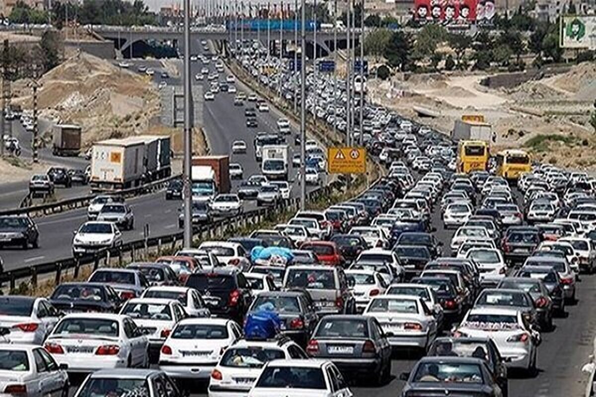 رییس پلیس راهور خراسان رضوی گفت: ترافیک در مسیر ورودی و خروجی مشهد پرحجم است.  