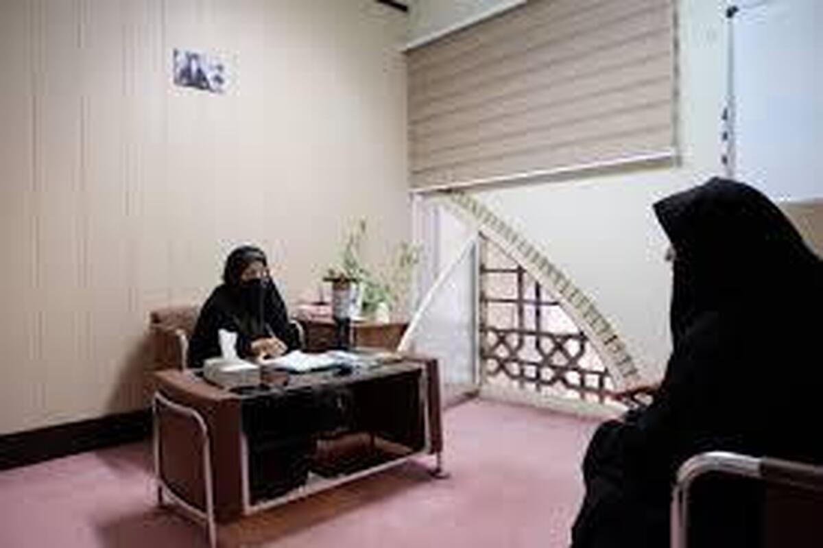 مدیرمرکز جامع مشاوره آستان قدس رضوی از ارائه خدمات مشاوره به زائران نوروزی در حرم مطهر رضوی خبر داد. 