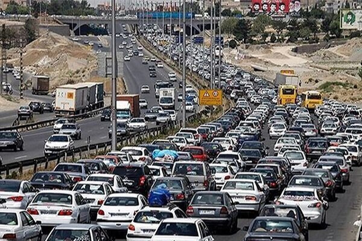 رییس پلیس راهور خراسان رضوی گفت: ترافیک در مسیر ورودی و خروجی مشهد پرحجم است.  