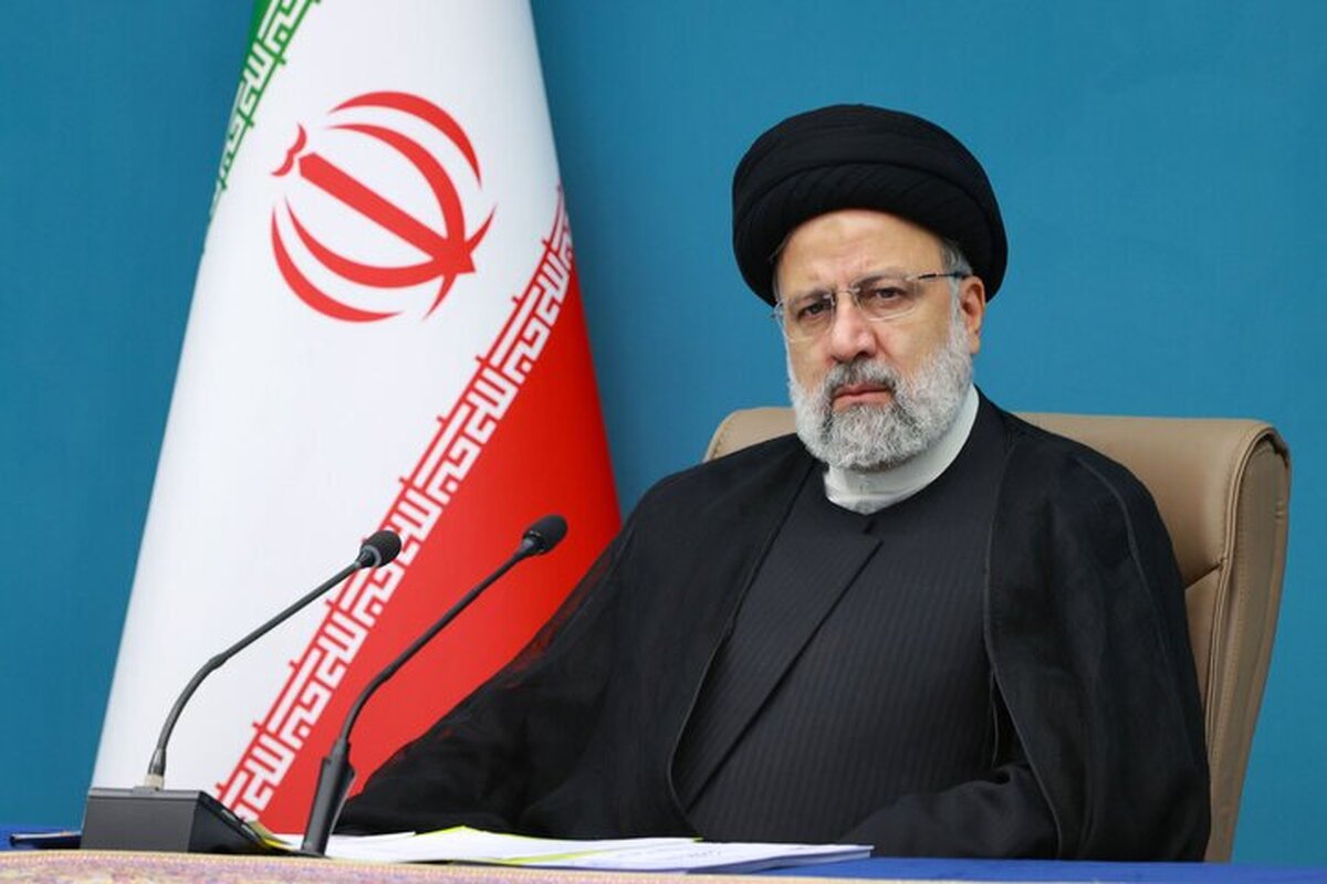 رئیس‌جمهور گفت: تکریم مردم و کرامت انسانی در معطلی کار نیست، تکریم مردم در انداختن کار امروز به فردا نیست.