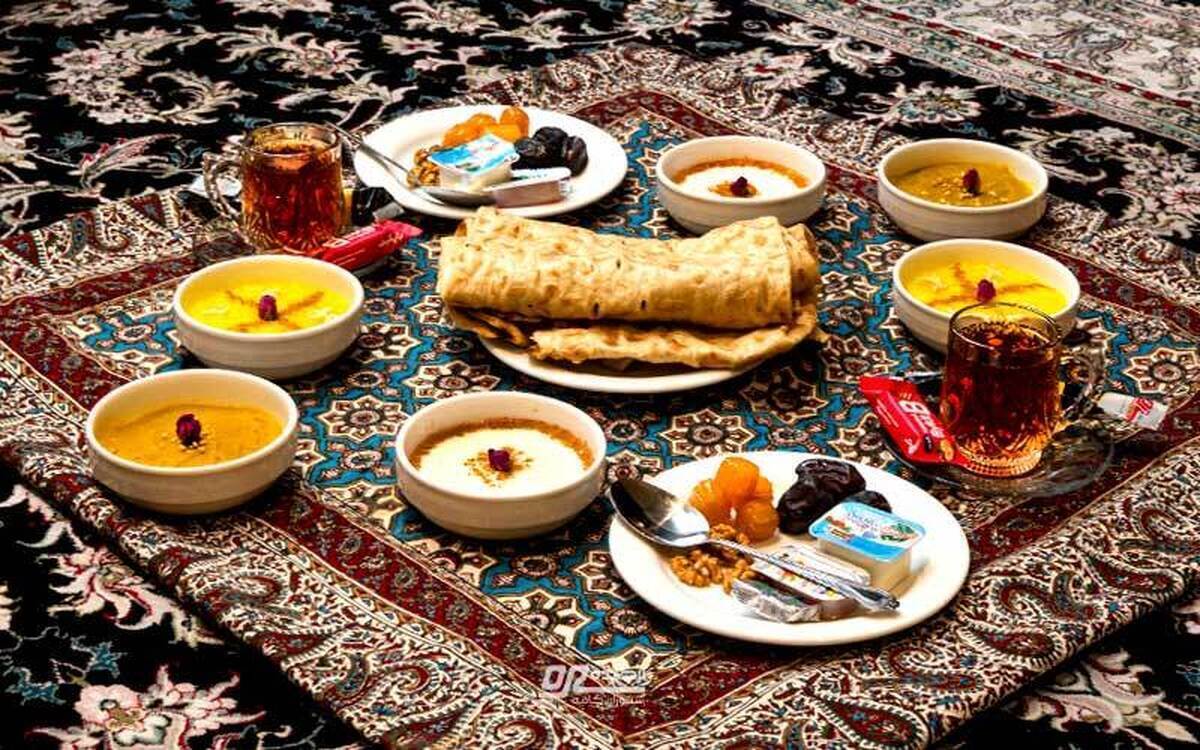 بعد از ساعت‌ها روزه داری، انتخاب خوراکی مناسب برای وعده افطاری به ظاهر کار ساده‌ای است اما برای این کار باید برخی نکات را در نظر بگیریم.