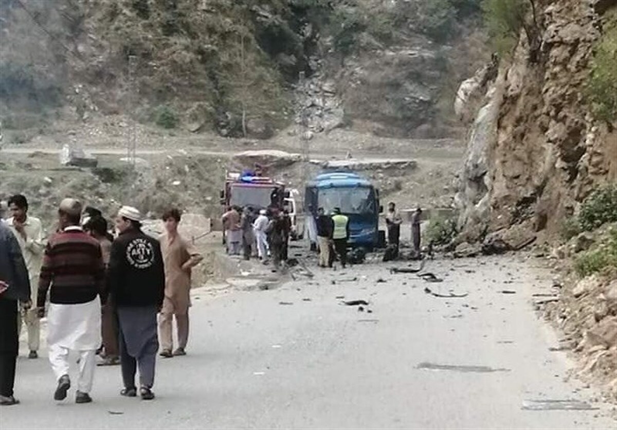به‌دنبال حمله انتحاری به کاروان مهندسان چینی در پاکستان، سفارت پکن در اسلام‌آباد به شهروندان چینی حاضر در کشور جنوب آسیا اعلام کرد که تدابیر امنیتی را تشدید کرده است.