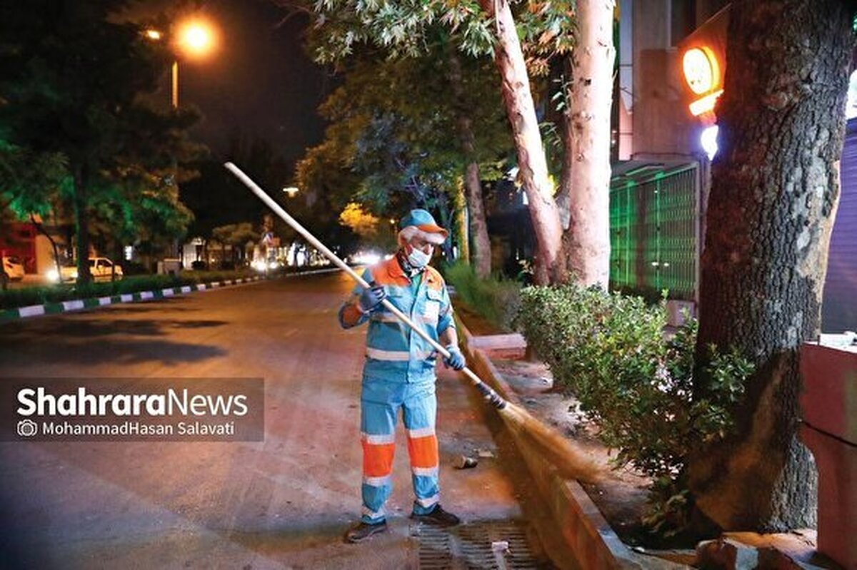 مدیرکل نظارت بر خدمات شهری شهرداری مشهد اظهار کرد: در شب‌های قدر ۳۰۰ نفر نیروی مازاد و موظفی روزانه اطراف حرم مستقر می‌شوند و نیرو‌های کارگری در این شب‌های قدر ۳۰ درصد افزایش پیدا می‌کند.
