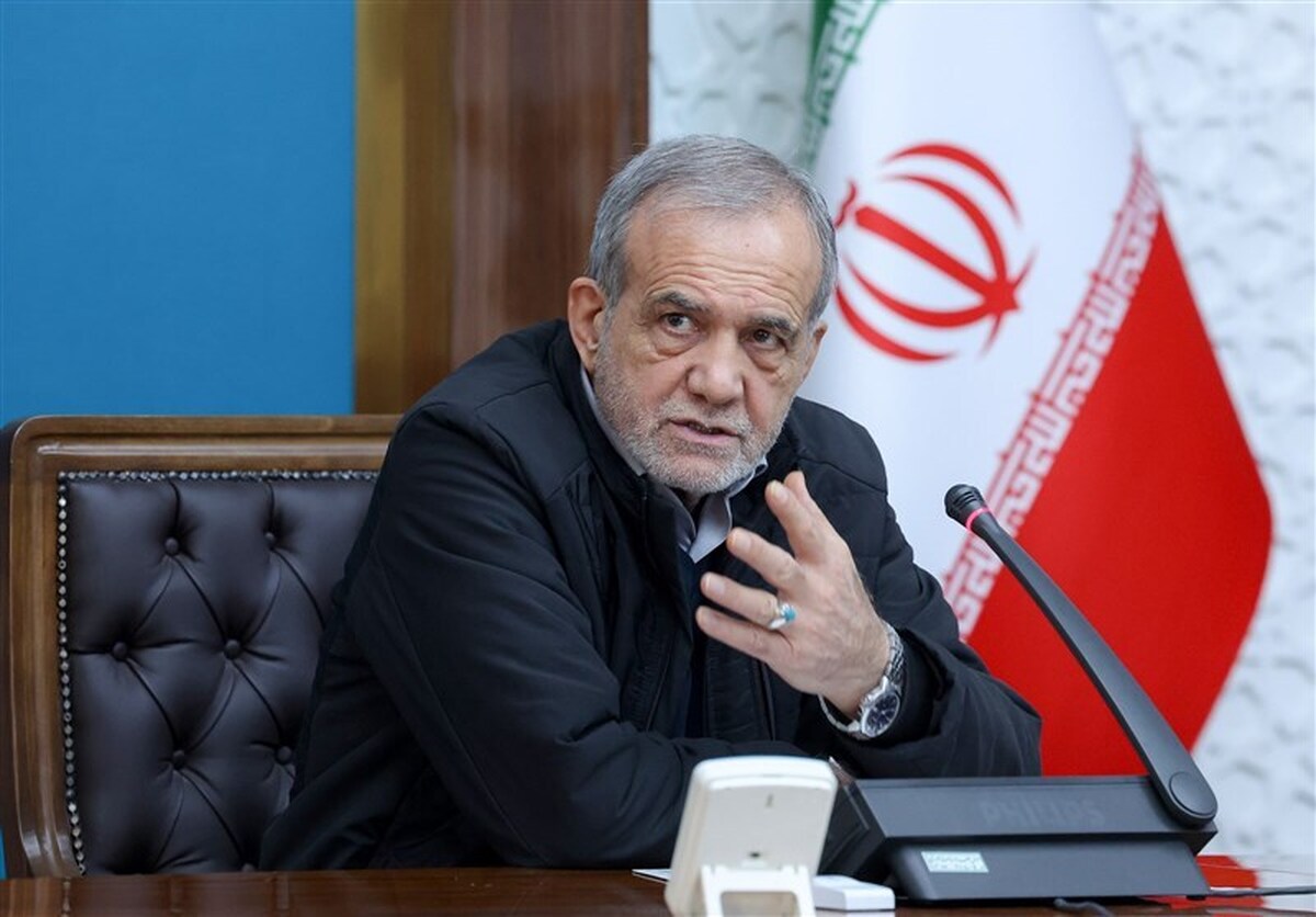 مسعود پزشکیان به تشریح جلسه امروز خود با رهبر انقلاب پرداخت و گفت: دغدغه اصلی ما تورم، کنترل قیمت‌ها و حل مشکل معیشت مردم است.