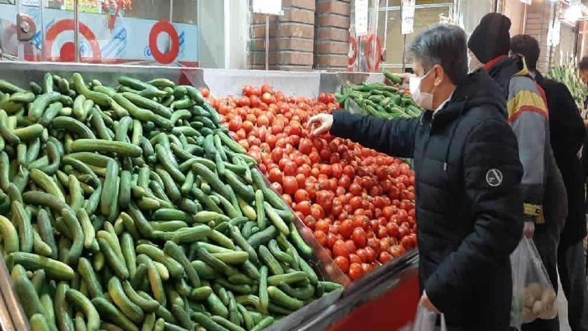 اتحادیه بارفروشان مشهد جدول قیمت انواع میوه و صیفی‌جات را منتشر کرد.