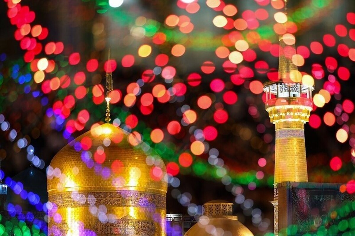 به همت مدیریت زائرین غیرایرانی حرم مطهر رضوی، مراسم ویژه‌ای به مناسبت آغاز سال نو میلادی برای شیعیان آمریکایی، در حرم مطهر حضرت امام رضا (ع) برگزار شد.