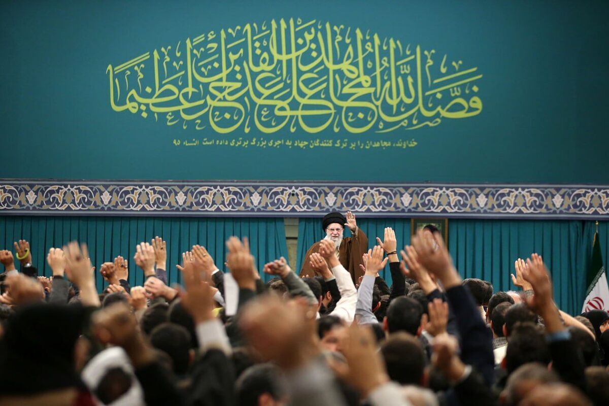 مراسم گرامیداشت پنجمین سالگرد شهادت سردار سپهبد حاج قاسم سلیمانی در حسینیه امام خمینی (ره) با حضور مقام معظم رهبری آغاز شد.