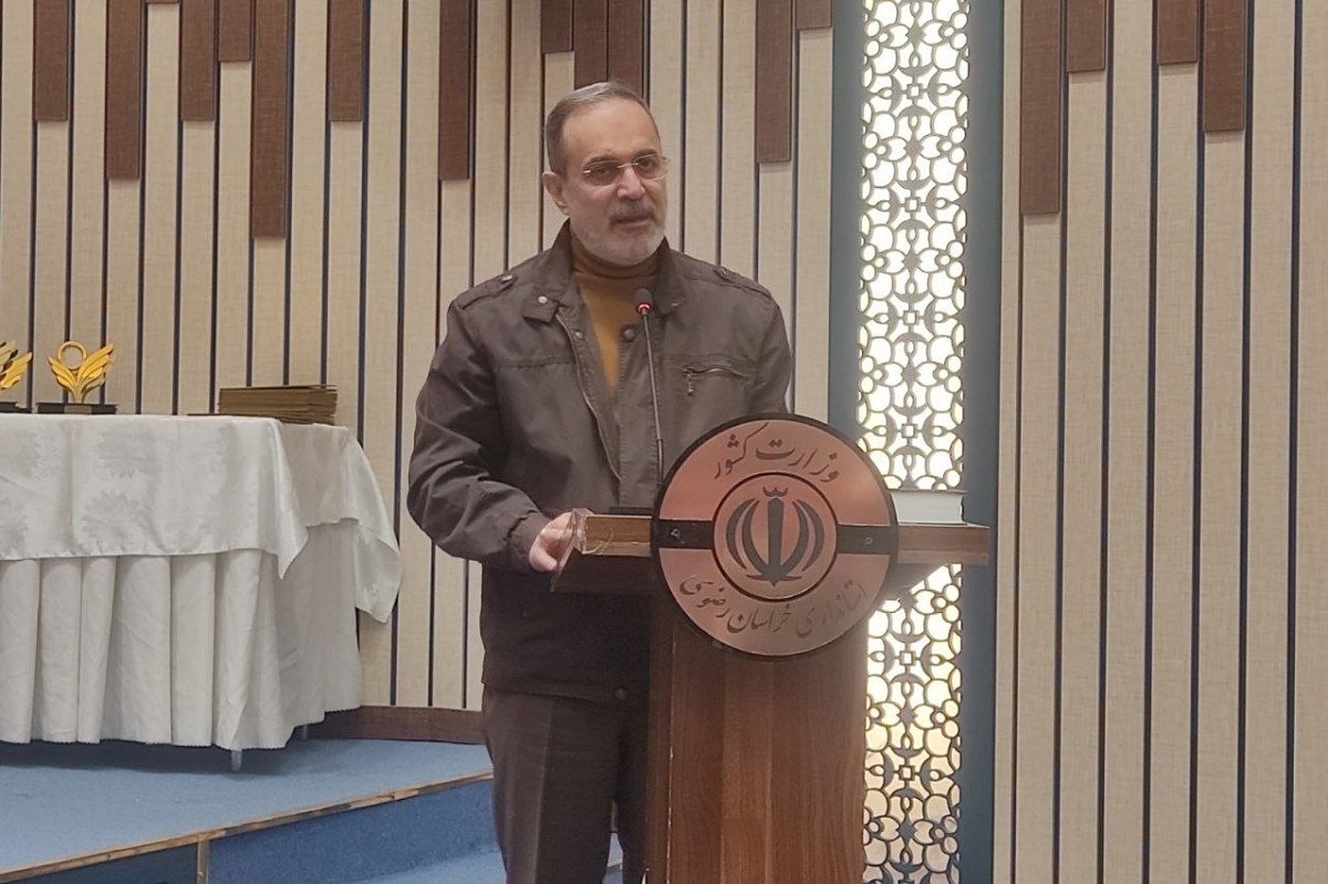 رئیس سازمان امور اجتماعی کشور گفت: اگر دولت دست نیاز به سمت تشکل‌های مردم‌نهاد دراز می‌کند، برای درمان زخم‌های مختلف اجتماعی نیست؛ آینده و بقای ما در گرو گسترش کمی و کیفی تشکل‌های مردمی است.