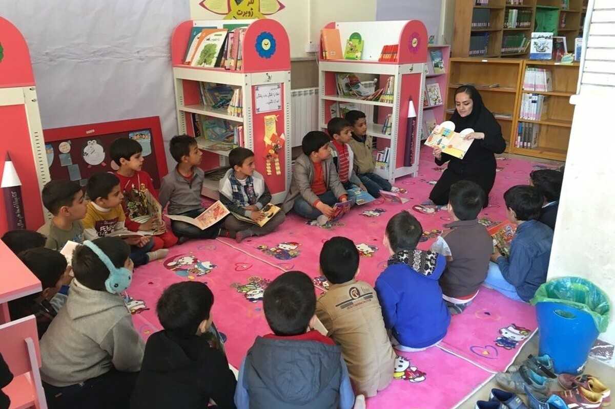 کارشناس ارشد روان‌شناسی عمومی گفت: قصه‌ها به کودکان امکان می‌دهند که به دنیایی متفاوت فکر و تصاویر و تصورات خود را ترسیم کرده، این فرآیند تخیلی و خلاقانه باعث می‌شود که ایده‌های جدید را بپذیرند.