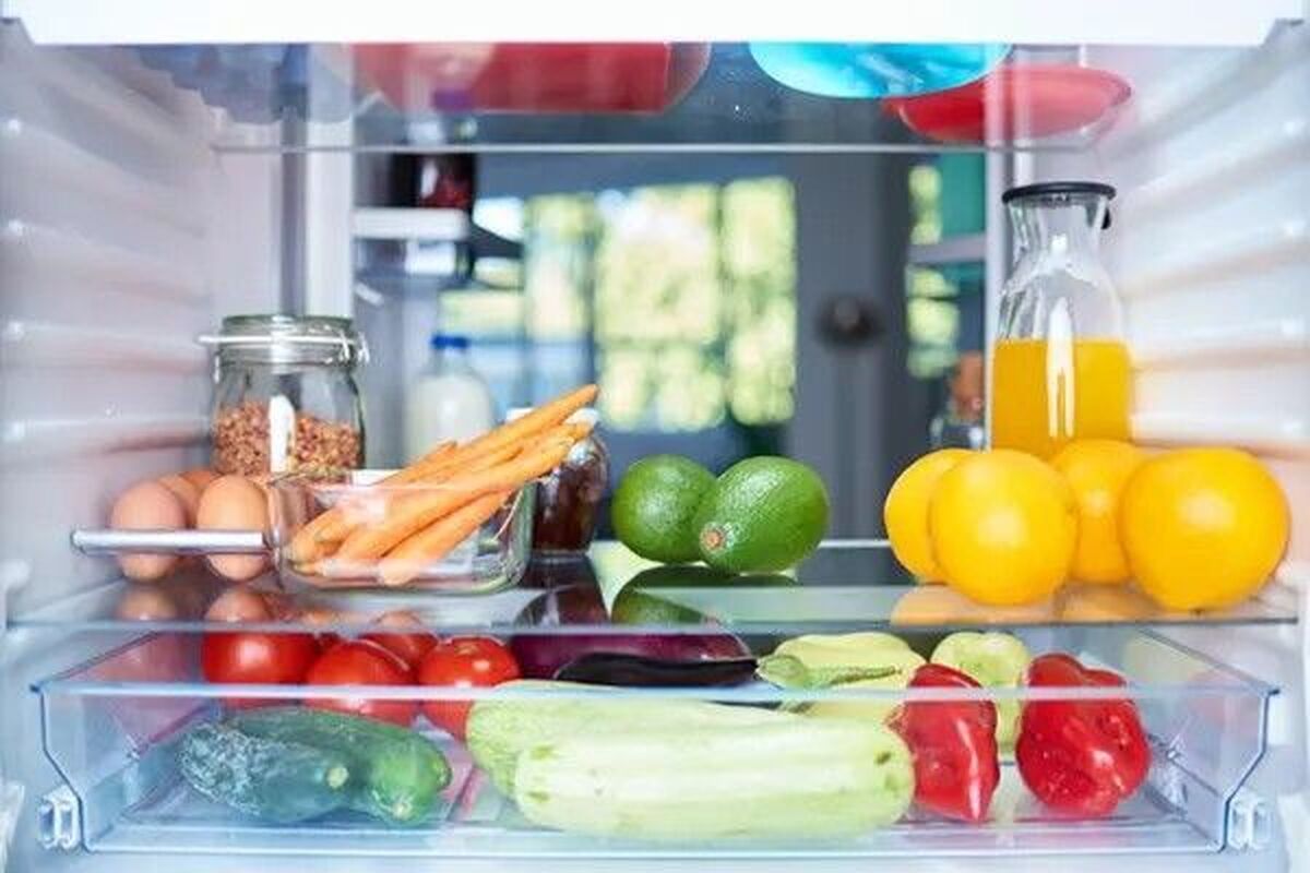 پس از تمیزکردن یخچال می‌توان از خوشبوکننده‌های طبیعی ازجمله قهوه و وانیل برای ازبین‌بردن بوی نامطبوع یخچال استفاده کرد.