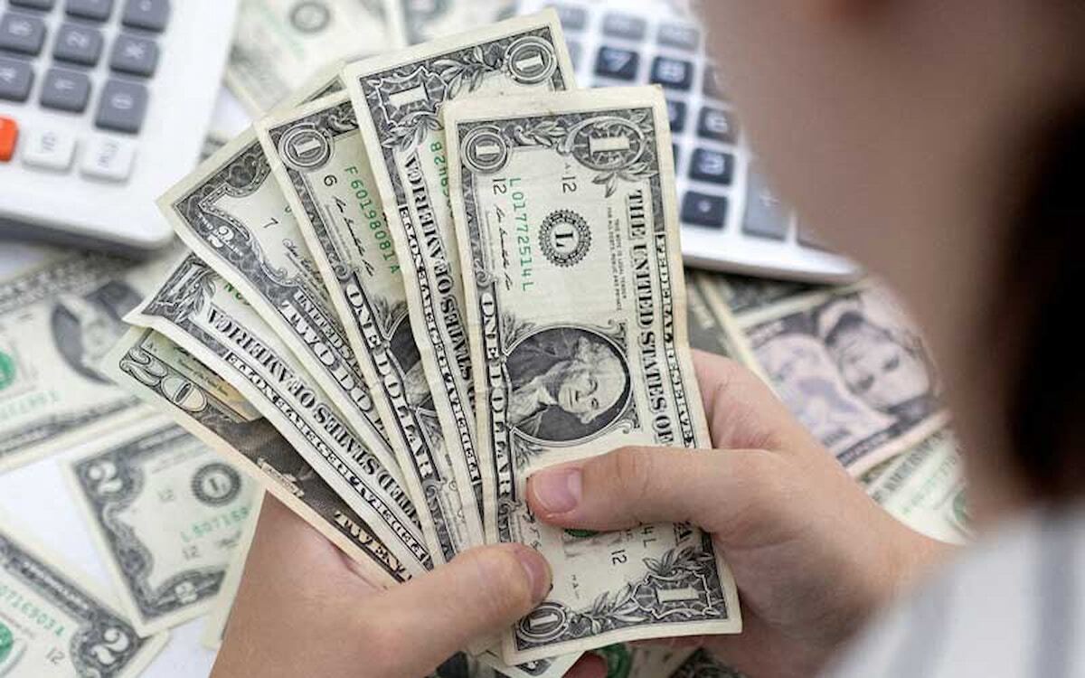 آخرین قیمت معاملات توافقی دلار حواله در سامانه نیما ۶۶ هزار و ۲۵۰ تومان و دلار اسکناس ۶۸هزار و ۱۰۵ تومان ثبت شده است.