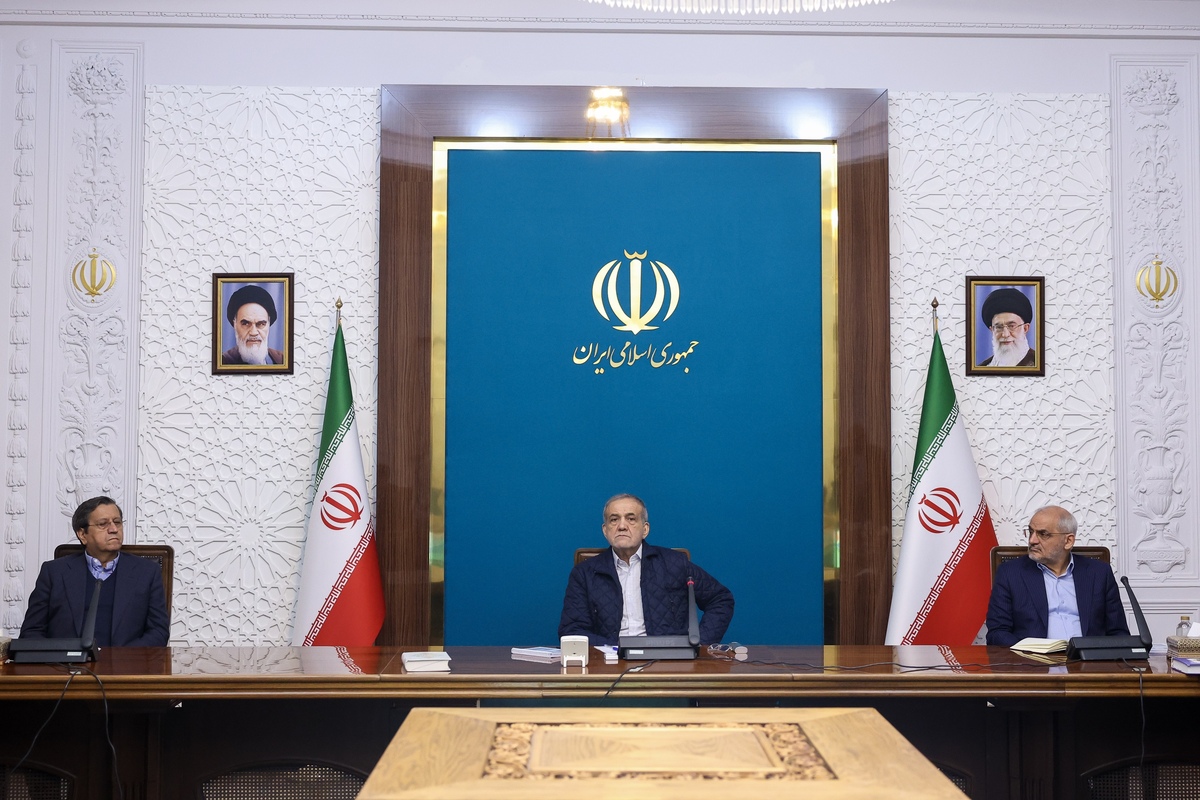 مسعود پزشکیان صبح امروز شنبه در نهاد ریاست جمهوری با اعضای شورای رقابت، دیدار و با آنها به گفت‌و‌گو پرداخت.