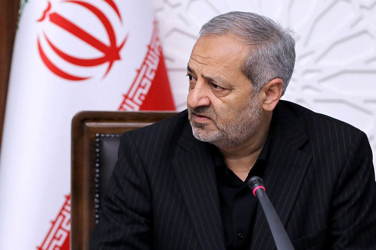 وزیر آموزش و پرورش به رفع مشکل ۲۱۰ نفر از اعضای هیأت علمی دانشگاه فرهنگیان اشاره کرد و گفت: ۲۱۰ نفر از اعضای هیأت علمی دانشگاه فرهنگیان با چالش هیأت علمی تطبیقی و عدم تمدید مأموریت مواجه بودند که با پیگیری‌های انجام شده، رفع شد.