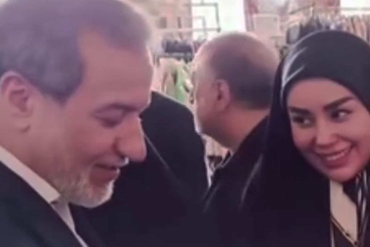 حضور آرزو احمدوند، همسر دوم عراقچی، برای اولین بار با او در بازدید از «بازارچه خیریه انجمن بانوان دیپلماتیک»، بحث‌های زیادی را برانگیخت.