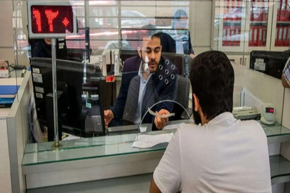 عضو هیات رئیسه مجلس گفت: قرار بود در ۳ سال و نیم بیش از ۲ هزار همت تسهیلات پرداخت شود، اما ۲۰۵ همت پرداخت شده است. ۲۰۵ همت تسهیلات پرداخته شده و نیمی از آن پول خود مردم است.