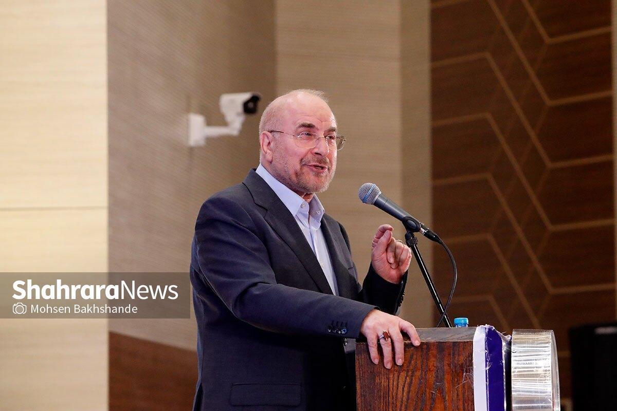 رییس مجلس شورای اسلامی گفت: هیچ علاقه‌ای به هیچ گروه سیاسی ندارم و حتی جایی ندید که در گروه سیاسی باشم؛ من بچه انقلابم و افتخارم به بسیجی بودن و پاسدار بودنم است.