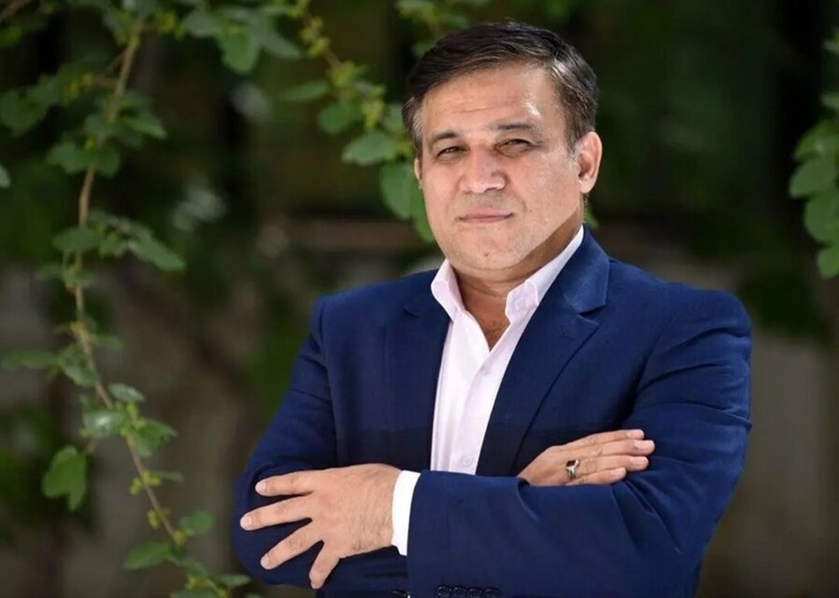 درحالی‌که از سوی محمد شریعتمداری، مدیرعامل هلدینگ خلیج فارس، اعضای هیئت‌مدیره انتخاب شده‌اند، اما هنوز علی تاجرنیا که به عنوان نماینده تام‌الاختیار او در باشگاه انتخاب شده، در هیئت‌مدیره این باشگاه جایی ندارد.