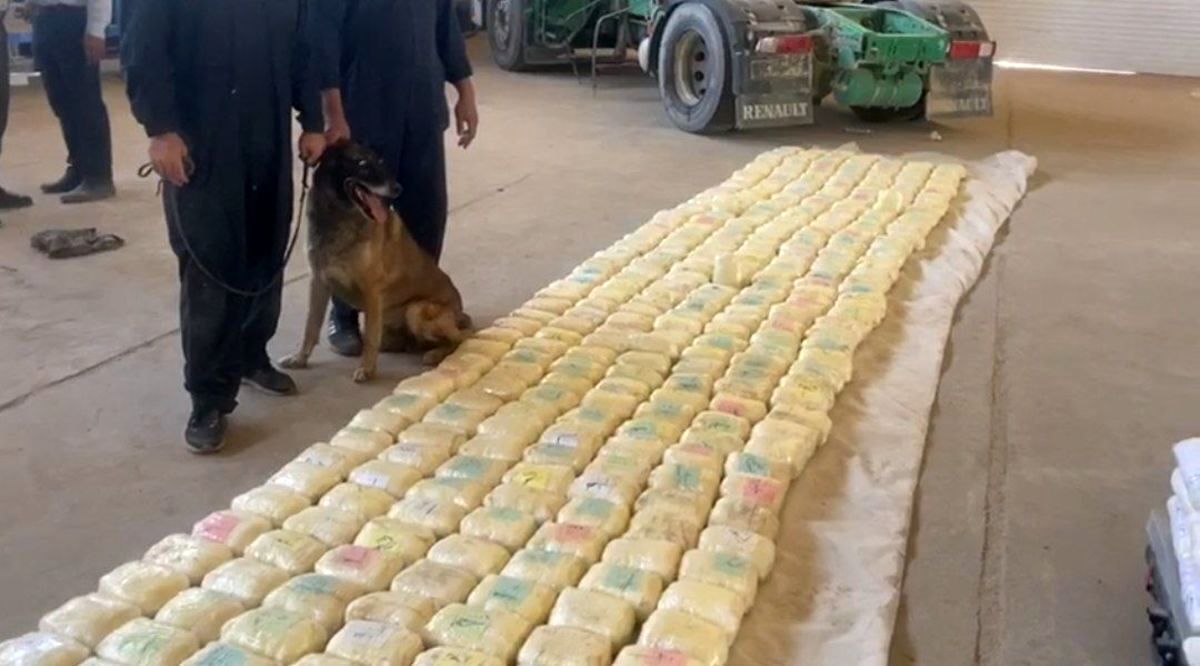 فرمانده مرزبانی فراجا از کشف بیش از نیم تُن مواد افیونی در درگیری با قاچاقچیان مسلح موادمخدر در مرزهای جنوب‌شرق کشور خبر داد.
