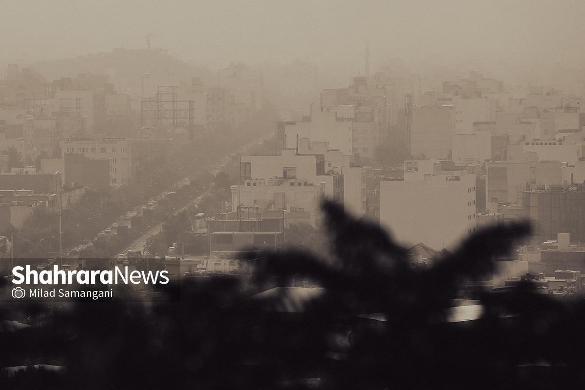 مدیر کل حفاظت محیط زیست خراسان رضوی گفت: با توجه به ماندگاری آلاینده‌های جوی، کیفیت هوای کلانشهر مشهد امروز برای سومین روزپیاپی در شرایط «ناسالم» برای تنفس شهروندان قرار دارد.