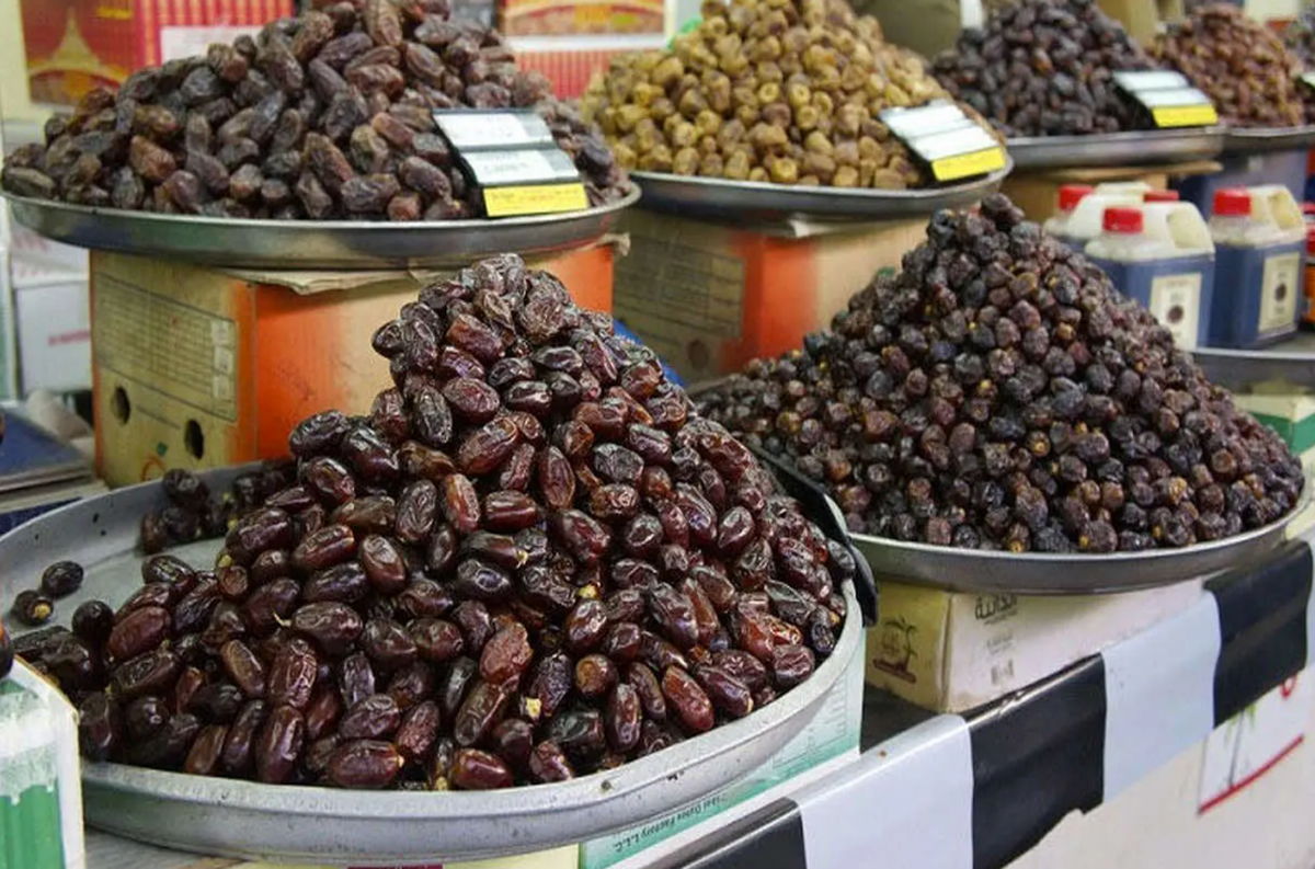 اتحادیه بارفروشان مشهد قیمت انواع میوه و صیفی‌جات در میادین تره‌بار مشهد به صورت عمده‌فروشی را اعلام کرد.