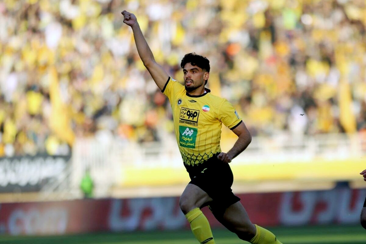 مدافع ملی پوش سپاهان، بازی با پرسپولیس را از دست داد.