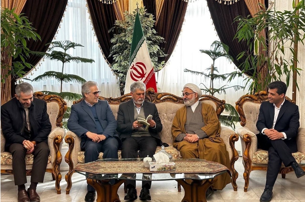 سید عباس صالحی، وزیر فرهنگ و ارشاد اسلامی، همزمان با ولادت حضرت علی علیه‌السلام به مشهد سفر کرده و قرار است چند پروژه فرهنگی را افتتاح کند.